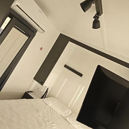 Kemping Tiny Mini House