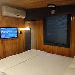 キャンプ場 Tiny Mini House ダラマン